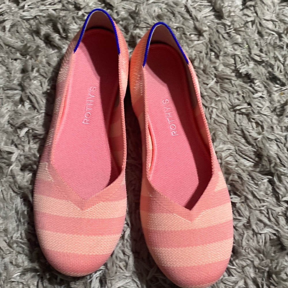 NWOT ROTHY’S FLATS